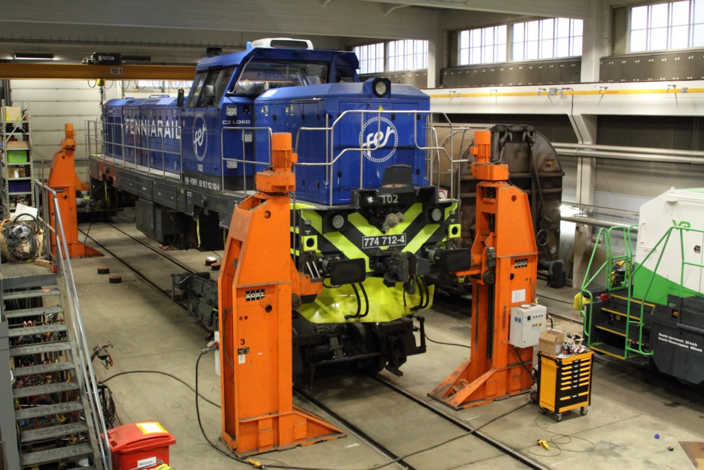 Fenniarail Dr18 in Saalasti Rails maintenance