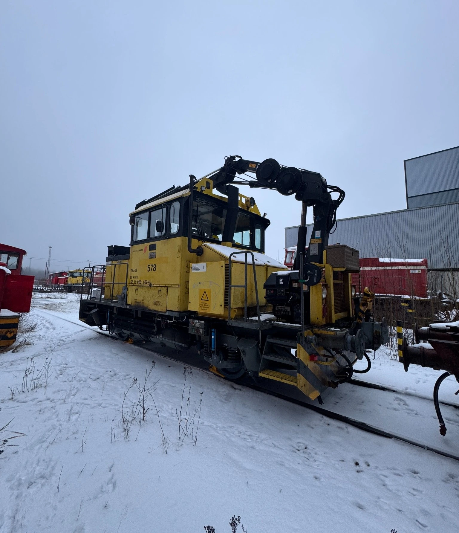 Tka8 rail maintenance machine for railway infrastructure maintenance